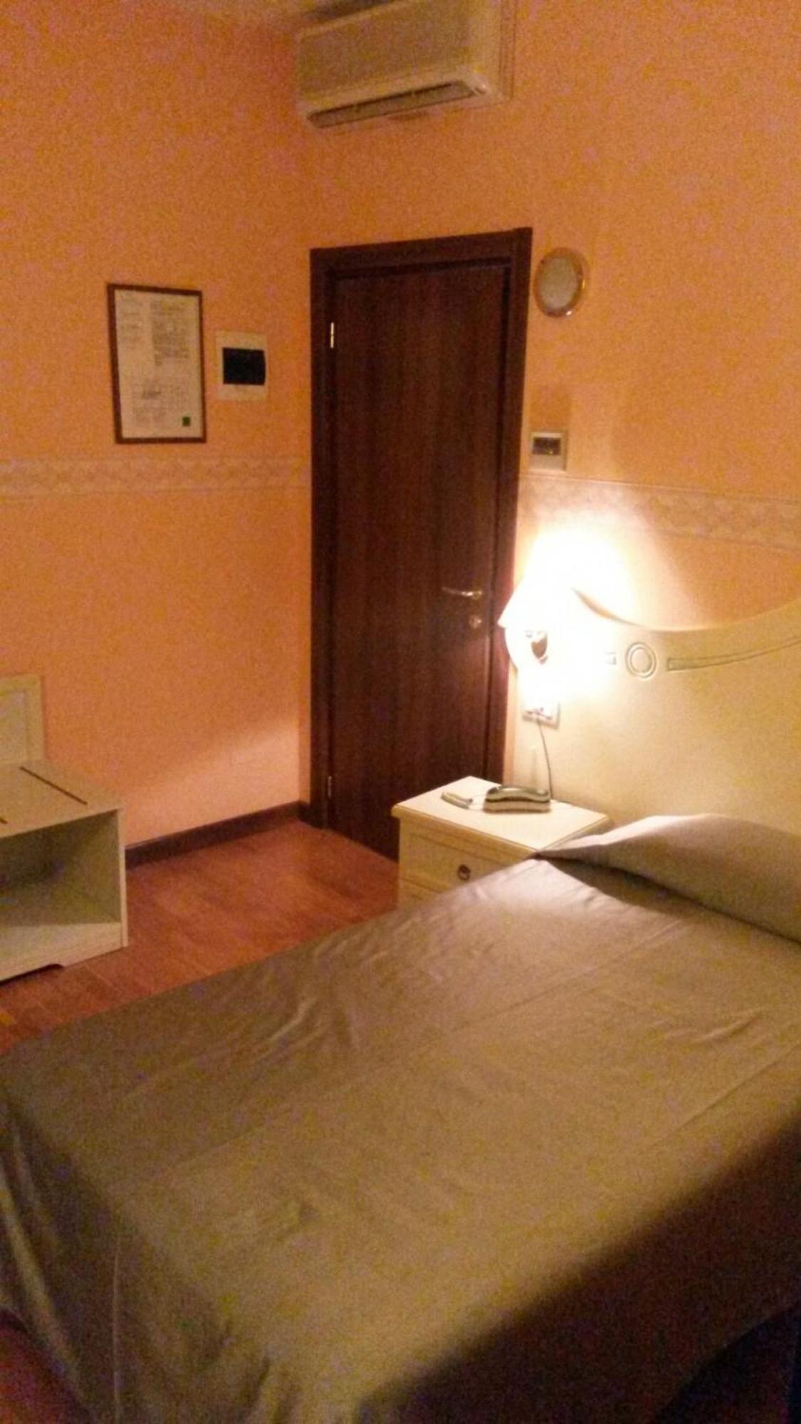 Albergo Ristorante Flora Vittorio Veneto Szoba fotó
